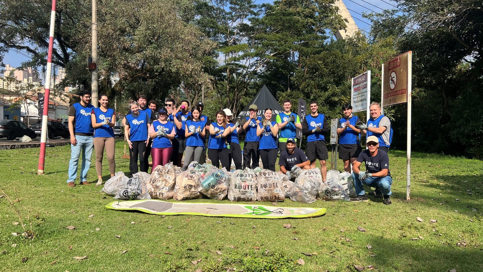 Hyundai reúne colaboradores em ação de limpeza das margens do Rio Piracicaba